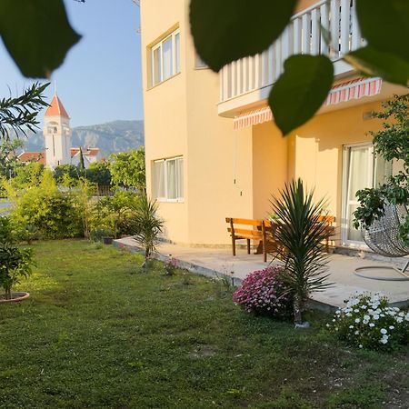 Apartments Piscina-Grey Подстрана Екстериор снимка